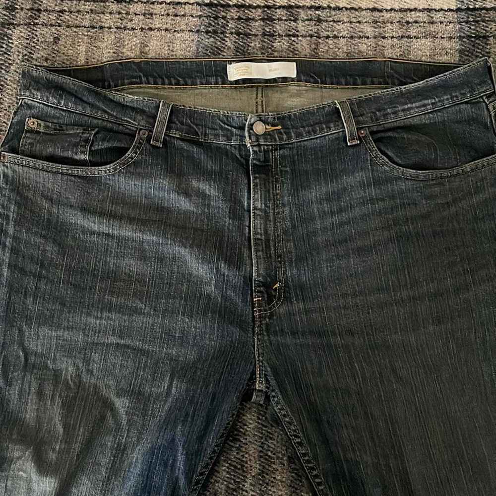 Mens Levi’s Straight Leg/ Boot cut jeans. Normal wear. 44 x 30.